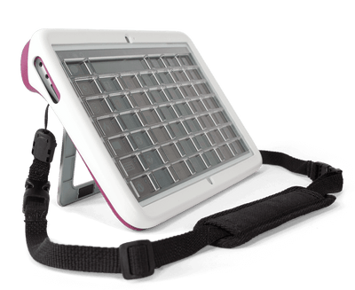 Tobii Dynavox Indi Durable Case Raspberry med rem och rasterhållare sedd från sidan